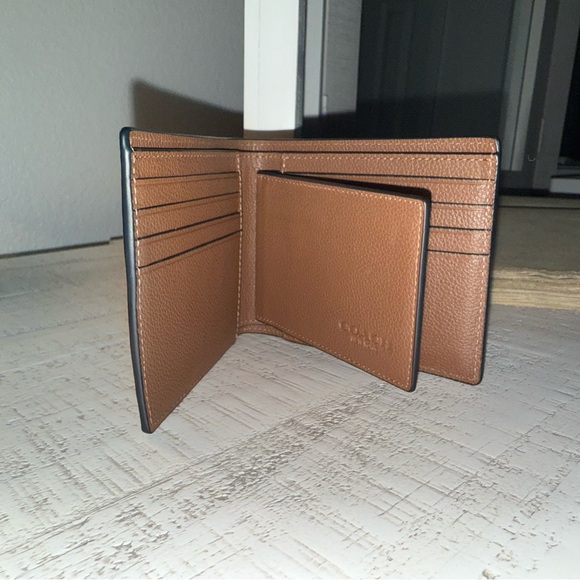 Coach 3 In 1 Wallet - Picture 3 of 6